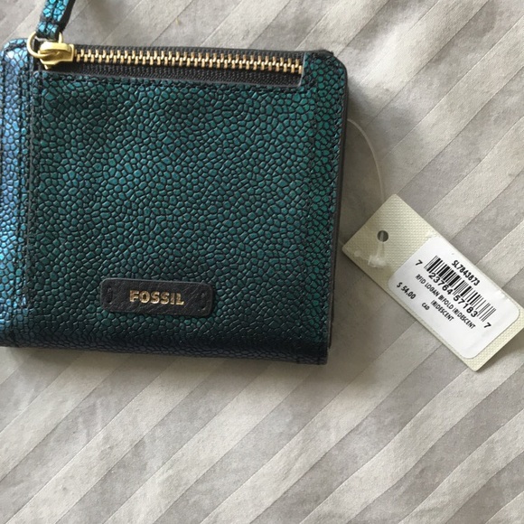 BRAND NEW FOSSIL WALLET - Picture 2 of 4